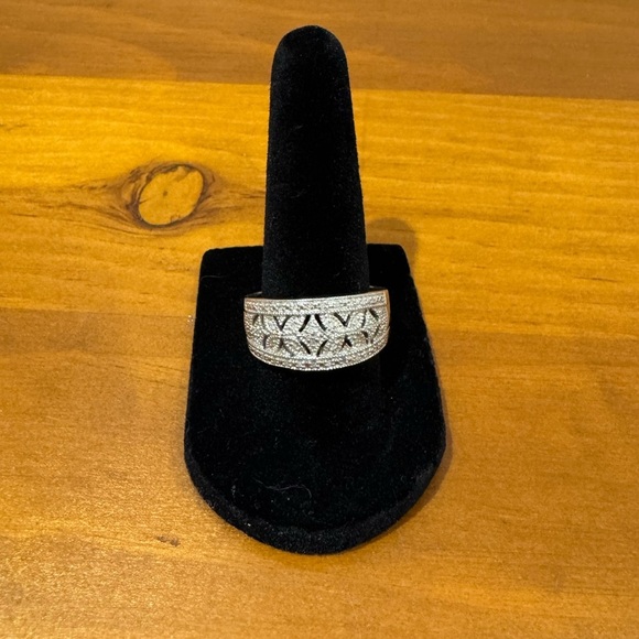 Sterling Silver and diamond Patterned Ring size 8.5 - Picture 5 of 10